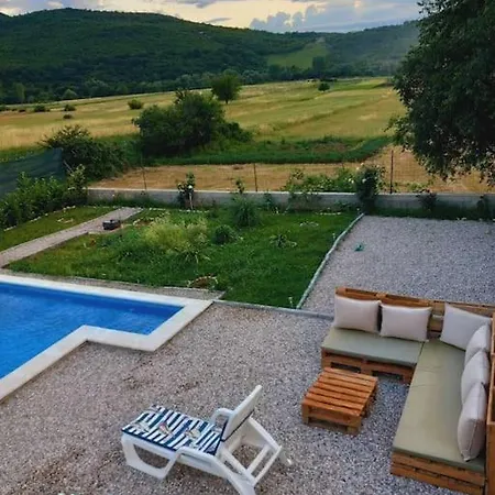 Sunshine Villa *